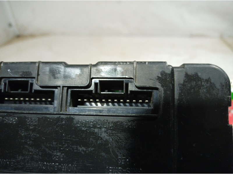 Recambio de caja reles / fusibles para renault scenic ii authentique referencia OEM IAM 8200309693 8200309693 8200309693