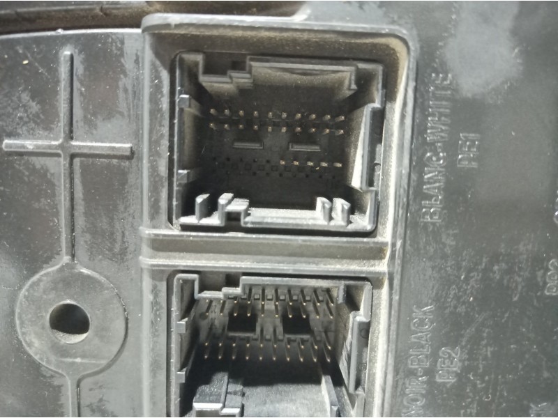 Recambio de caja reles / fusibles para renault scenic ii authentique referencia OEM IAM 8200309693 8200309693 8200309693