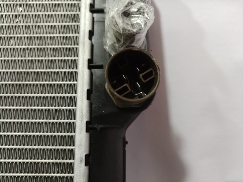 Recambio de radiador agua para opel omega b referencia OEM IAM 63073A 63073 63073