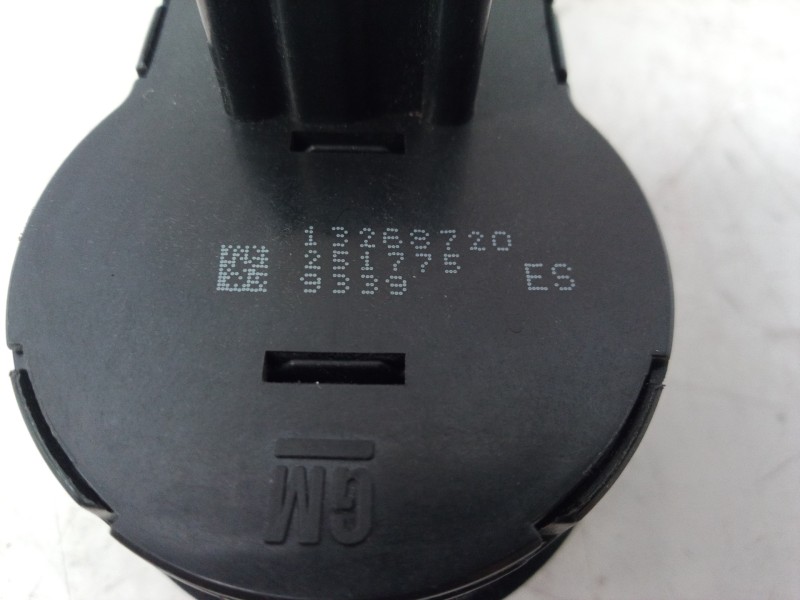 Recambio de mando luces para opel insignia sports tourer cosmo referencia OEM IAM 13268720 13268720 13268720