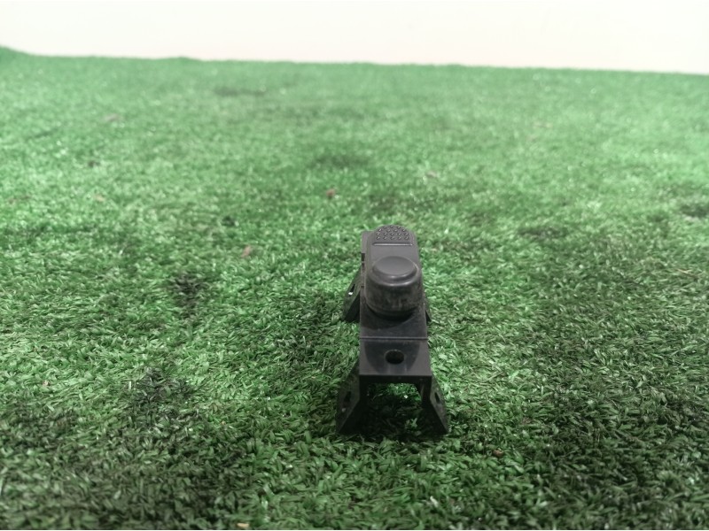 Recambio de mando elevalunas delantero derecho para mitsubishi colt (cj0) 1300 glx referencia OEM IAM   