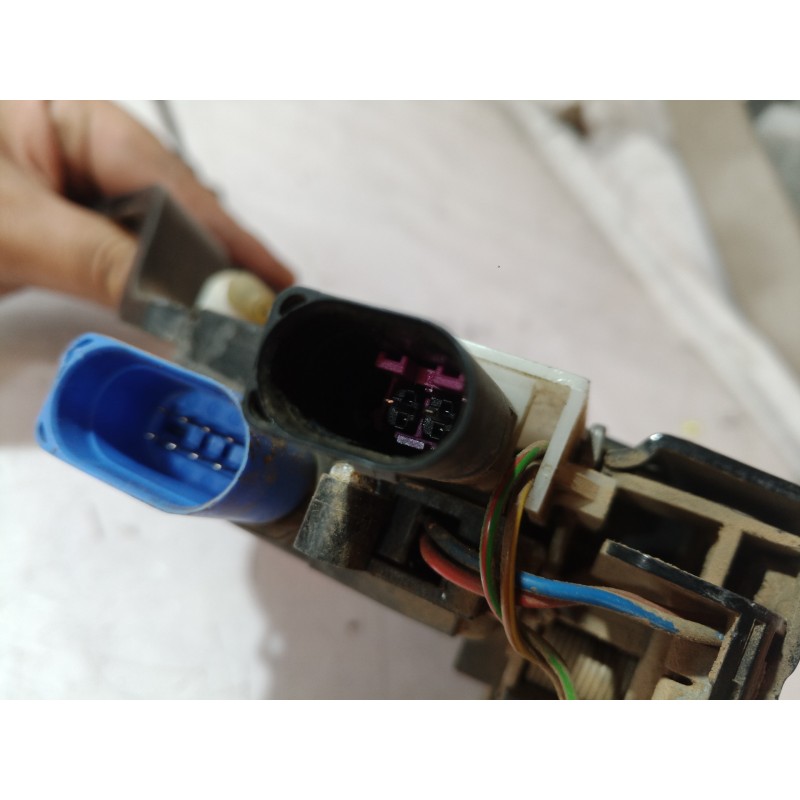 Recambio de cerradura puerta delantera derecha para skoda octavia berlina (1u2) 1.9 tdi slx referencia OEM IAM 3D1837016A 3D1837