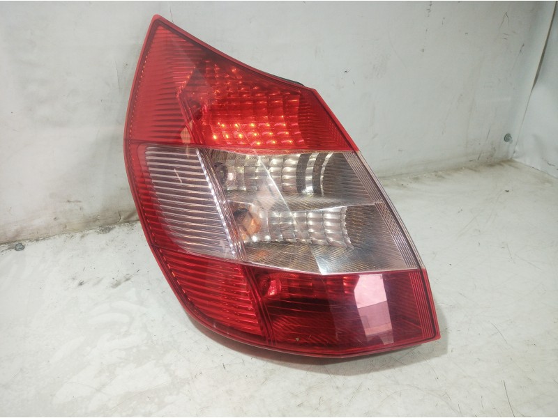 Recambio de piloto trasero izquierdo para renault scenic ii authentique referencia OEM IAM 8200127704E 8200127704E 8200127704E