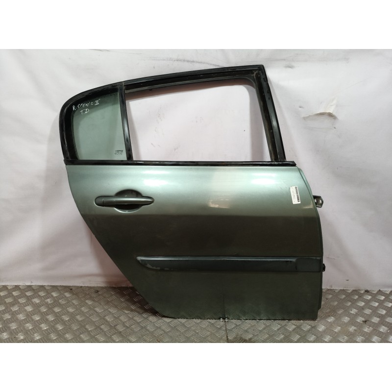 Recambio de puerta trasera derecha para renault megane ii classic berlina referencia OEM IAM   