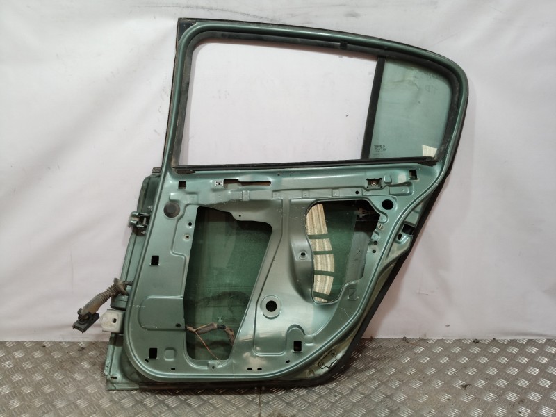 Recambio de puerta trasera derecha para renault megane ii classic berlina referencia OEM IAM   
