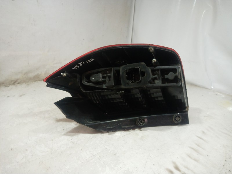 Recambio de piloto trasero izquierdo para renault scenic ii authentique referencia OEM IAM 8200127704E 8200127704E 8200127704E