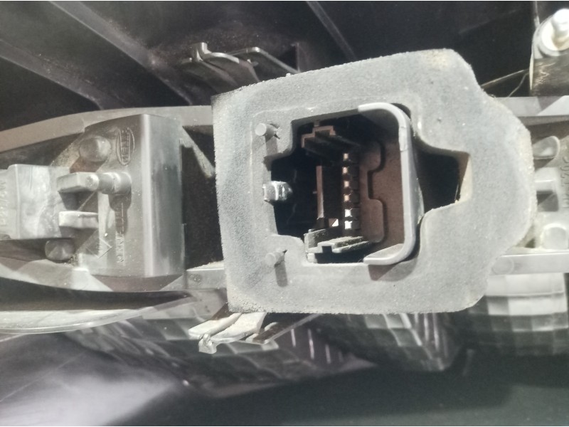 Recambio de piloto trasero izquierdo para renault scenic ii authentique referencia OEM IAM 8200127704E 8200127704E 8200127704E