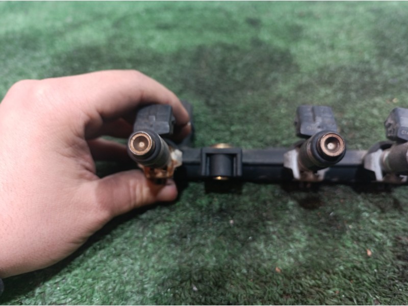 Recambio de rampa inyectora para fiat punto berlina (188) 1.2 8v referencia OEM IAM B67132190 B67132190 B67132190