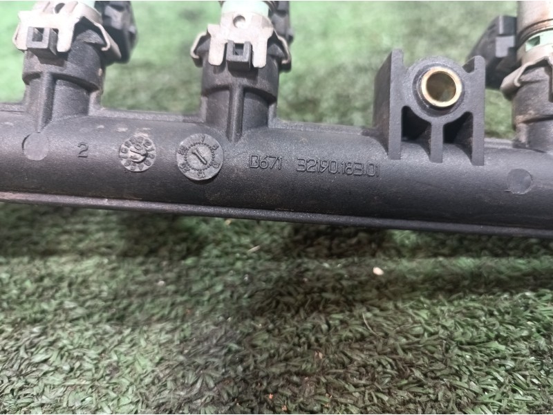 Recambio de rampa inyectora para fiat punto berlina (188) 1.2 8v referencia OEM IAM B67132190 B67132190 B67132190