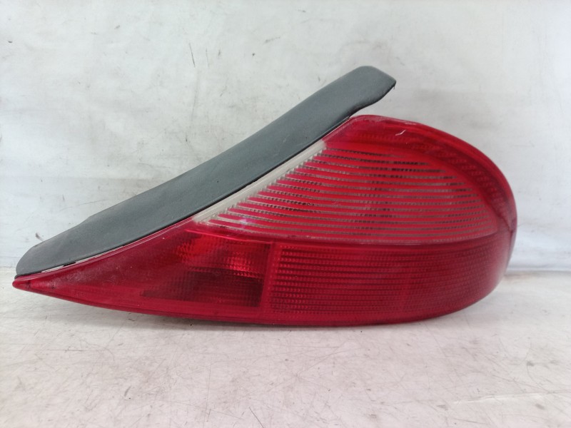 Recambio de piloto trasero derecho para lancia lancia y 1.2 cat referencia OEM IAM 46408285 46408285 46408285