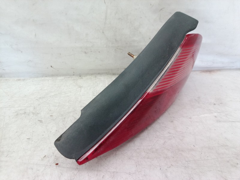 Recambio de piloto trasero derecho para lancia lancia y 1.2 cat referencia OEM IAM 46408285 46408285 46408285