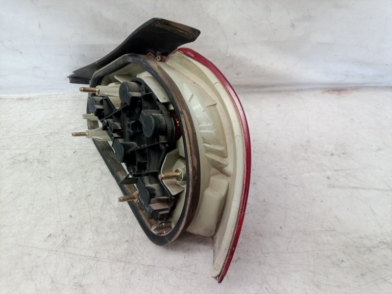 Recambio de piloto trasero izquierdo para lancia lancia y 1.2 cat referencia OEM IAM 46408286 46408286 46408286