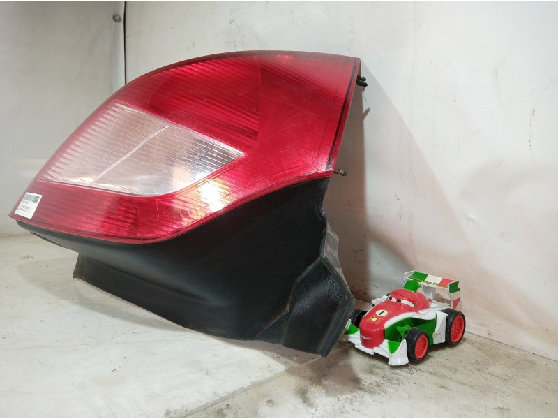 Recambio de piloto trasero izquierdo para renault megane ii berlina 5p referencia OEM IAM 8200073236 8200073236 8200073236