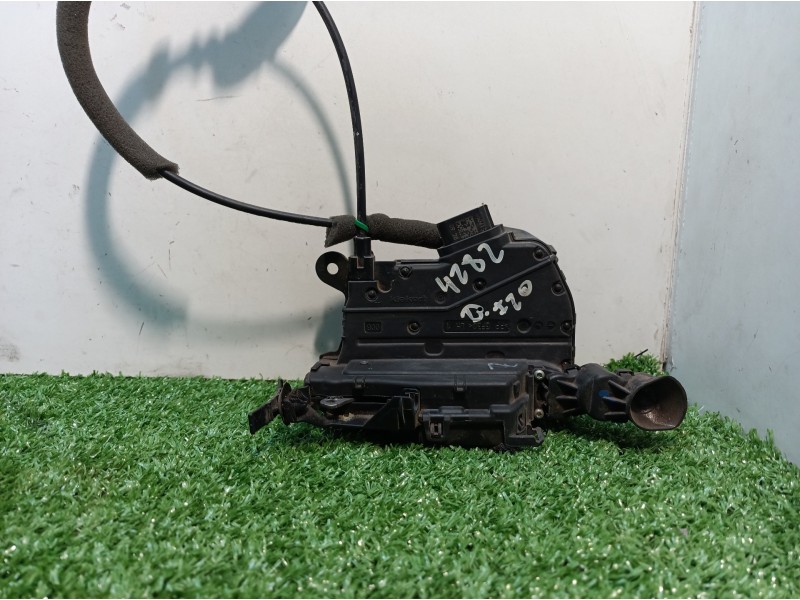 Recambio de cerradura puerta delantera izquierda para renault captur helly hansen referencia OEM IAM 805031332R 805031332R 40517