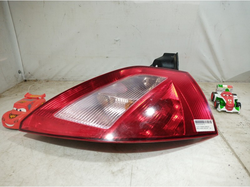 Recambio de piloto trasero derecho para renault megane ii berlina 5p referencia OEM IAM 8200073237 8200073237 8200073237