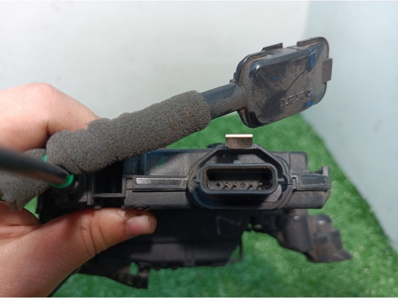 Recambio de cerradura puerta delantera izquierda para renault captur helly hansen referencia OEM IAM 805031332R 805031332R 40517