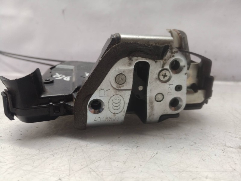 Recambio de cerradura puerta delantera derecha para toyota auris luna referencia OEM IAM A046693 A046693 A046693