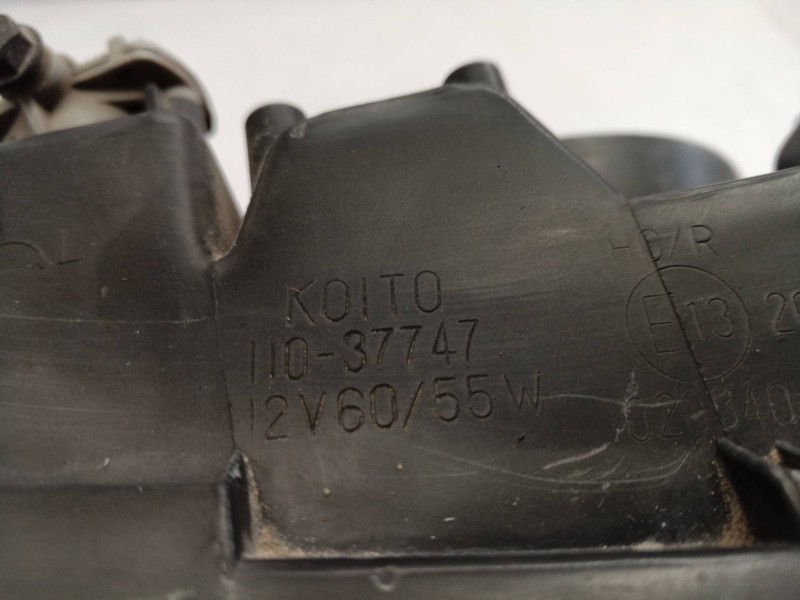 Recambio de faro derecho para mitsubishi montero (v20/v40) referencia OEM IAM 11037747 11037747 11037747