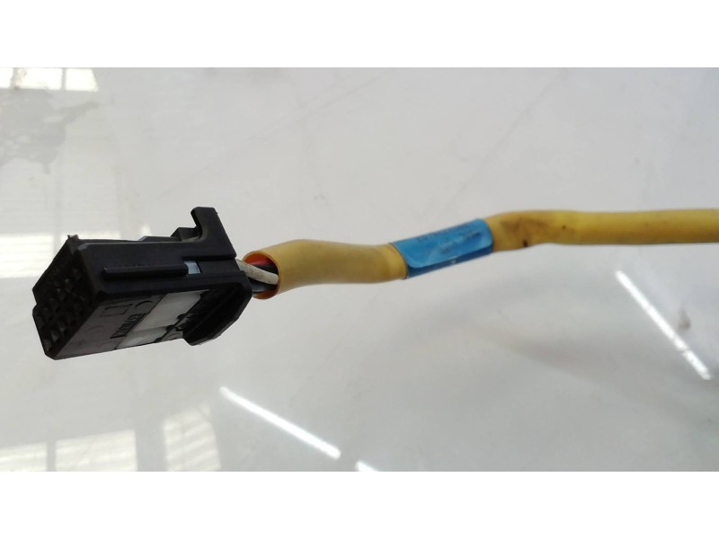 Recambio de retrovisor derecho para renault captur helly hansen referencia OEM IAM   
