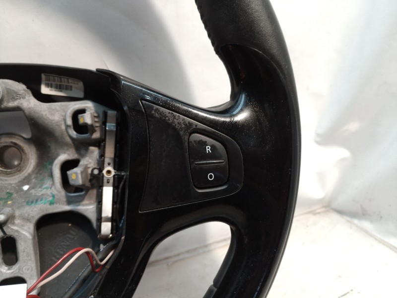 Recambio de volante para renault captur helly hansen referencia OEM IAM   