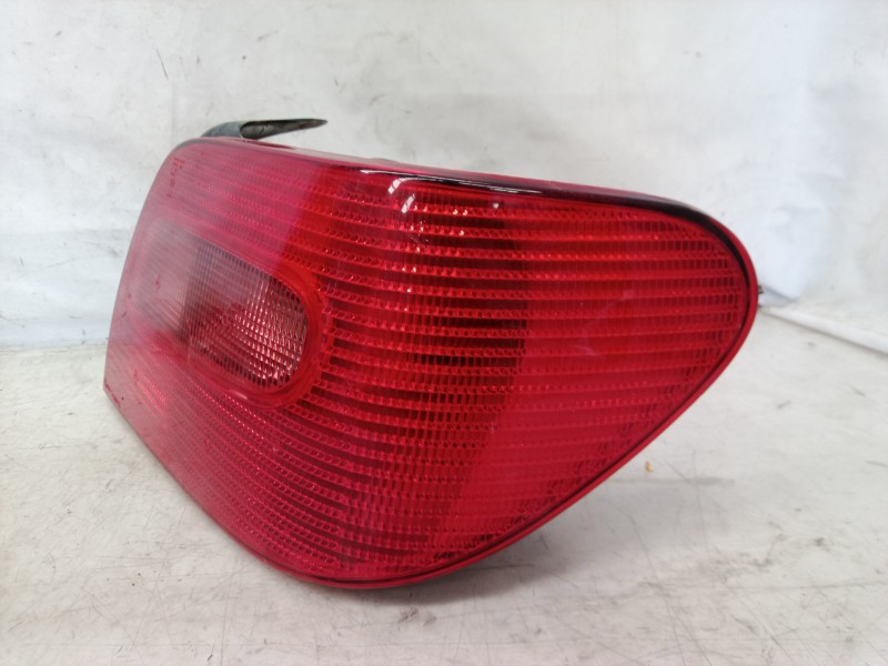 Recambio de piloto trasero derecho para citroën xsara berlina 2.0 hdi 66kw premier referencia OEM IAM   