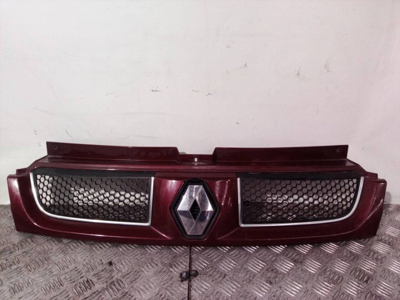 Recambio de rejilla delantera para renault trafic caja cerrada (ab 4.01) doble cabina l1h1 2,7t referencia OEM IAM   