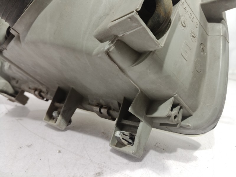 Recambio de faro izquierdo para nissan micra (k11) referencia OEM IAM 88200176 88200176 88200176