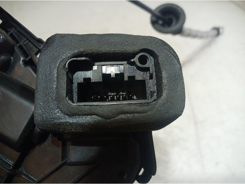 Recambio de cerradura puerta delantera derecha para volkswagen polo (6r1) advance referencia OEM IAM 5K1837016B 5K1837016B 5K183