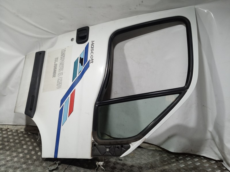 Recambio de puerta delantera derecha para renault mascott fg 150. 35/55/65 cabina individual referencia OEM IAM   