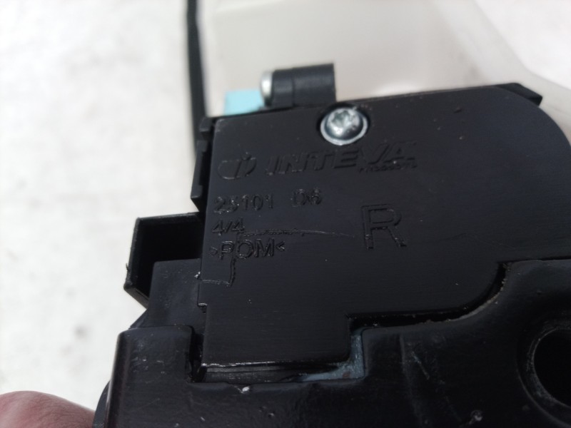 Recambio de cerradura puerta trasera derecha para volkswagen golf v berlina (1k1) highline referencia OEM IAM 25101D6 25101D6 25