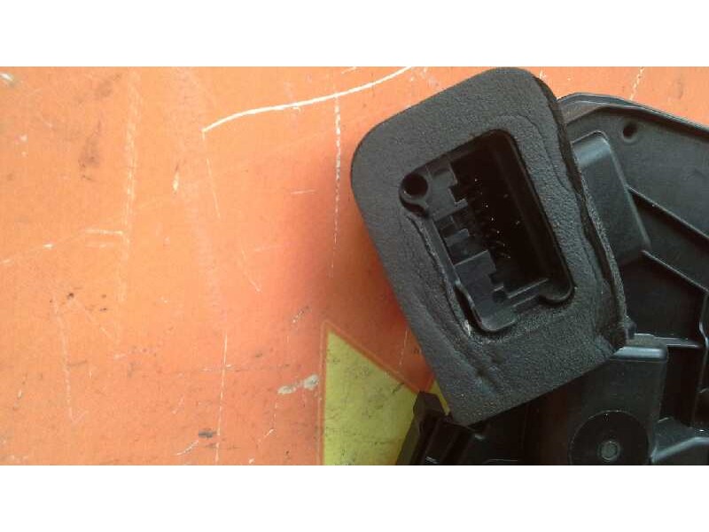 Recambio de cerradura puerta delantera derecha para seat toledo (kg3) style referencia OEM IAM 5E1837016A 5E1837016A 5E1837016