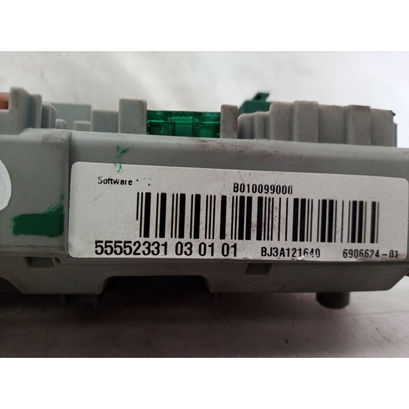 Recambio de caja reles / fusibles para bmw serie 1 berlina (e81/e87) 120i referencia OEM IAM 10688710 10688710 10688710