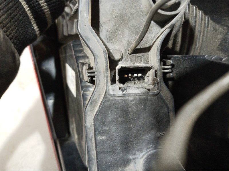 Recambio de piloto trasero izquierdo para renault megane ii berlina 5p referencia OEM IAM 82000073236 82000073236 82000073236