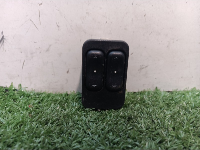 Recambio de mando elevalunas delantero izquierdo para opel zafira a comfort referencia OEM IAM 13363201 13363201 90561088