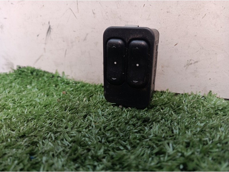 Recambio de mando elevalunas delantero izquierdo para opel zafira a comfort referencia OEM IAM 13363201 13363201 90561088