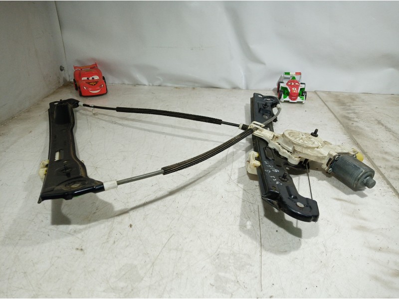 Recambio de elevalunas delantero izquierdo para bmw serie 1 berlina (e81/e87) 120i referencia OEM IAM 6927027 6927027 6927027