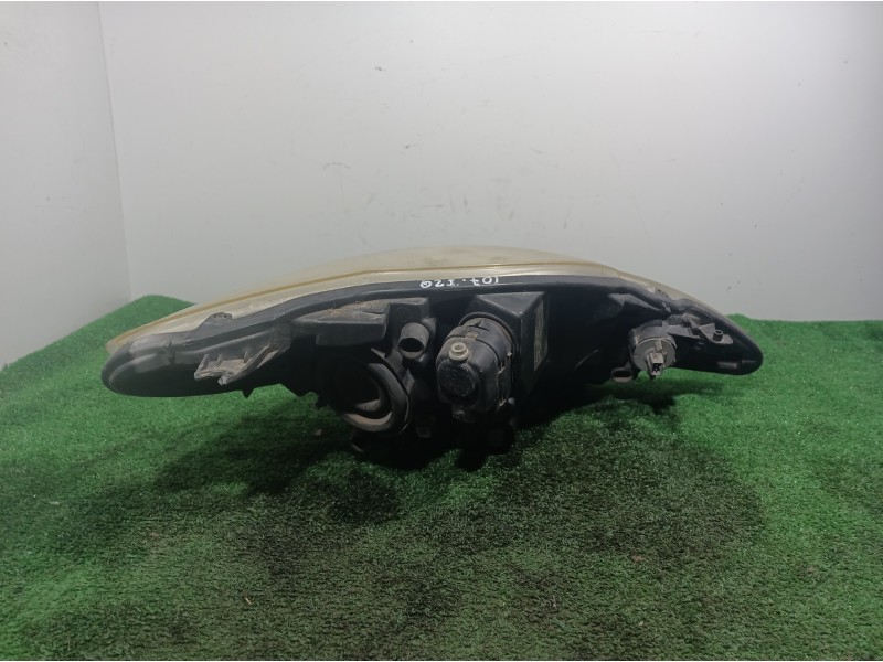 Recambio de faro izquierdo para peugeot 107 básico referencia OEM IAM 811500H030 811500H030 89032403