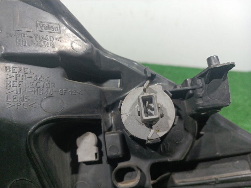 Recambio de faro izquierdo para peugeot 107 básico referencia OEM IAM 811500H030 811500H030 89032403