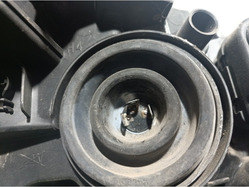 Recambio de faro izquierdo para peugeot 107 básico referencia OEM IAM 811500H030 811500H030 89032403