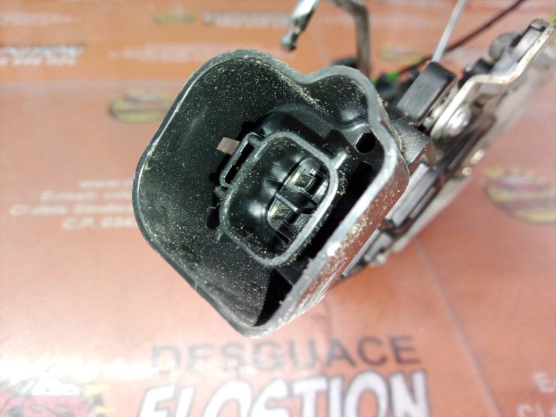 Recambio de cerradura puerta delantera derecha para toyota aygo (kgb/wnb) básico referencia OEM IAM 693100H010 693100H010 693100