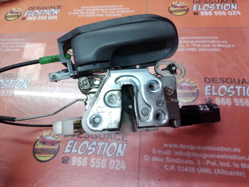 Recambio de cerradura puerta delantera derecha para toyota aygo (kgb/wnb) básico referencia OEM IAM 693100H010 693100H010 693100
