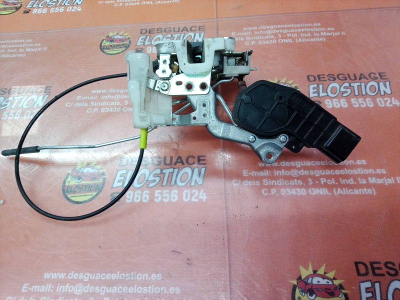 Recambio de cerradura puerta delantera derecha para toyota aygo (kgb/wnb) básico referencia OEM IAM 693100H010 693100H010 693100