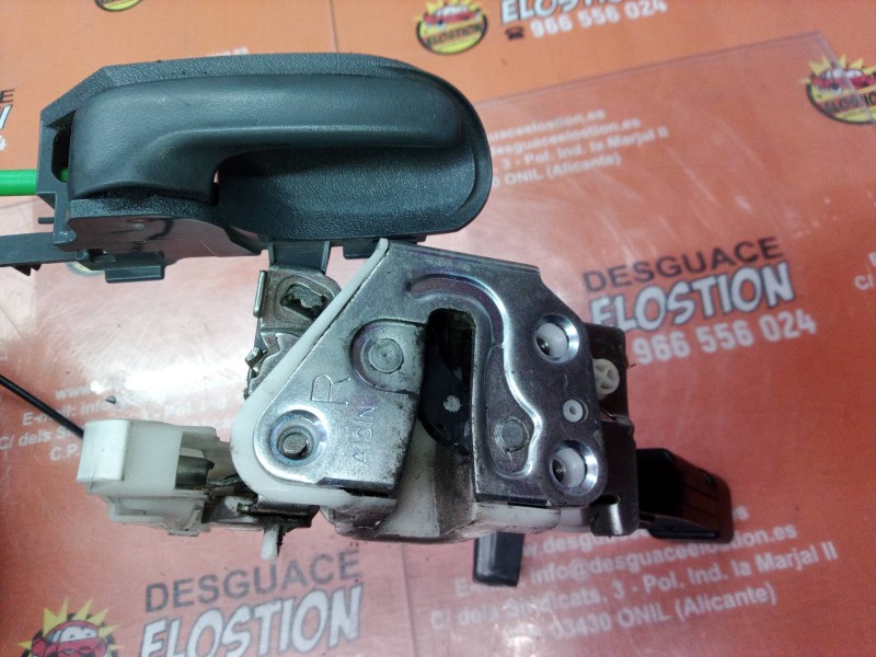 Recambio de cerradura puerta trasera derecha para toyota aygo (kgb/wnb) básico referencia OEM IAM 693300H011  