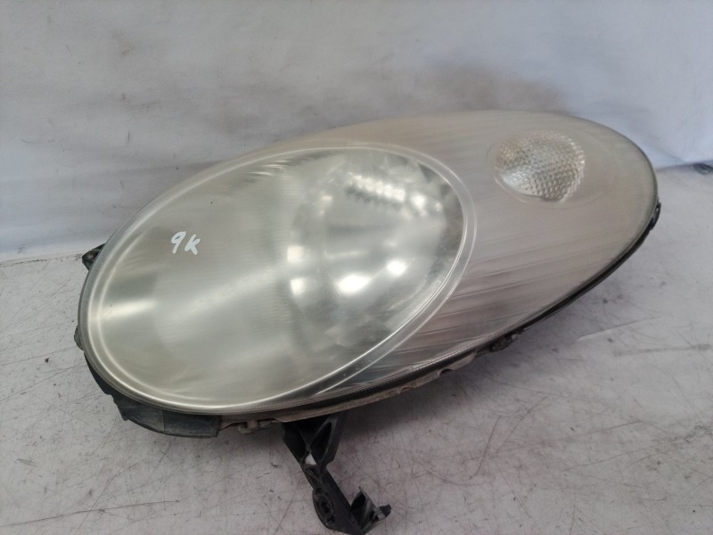 Recambio de faro derecho para nissan micra (k12e) acenta referencia OEM IAM 26010AX700 26010AX700 26010AX700
