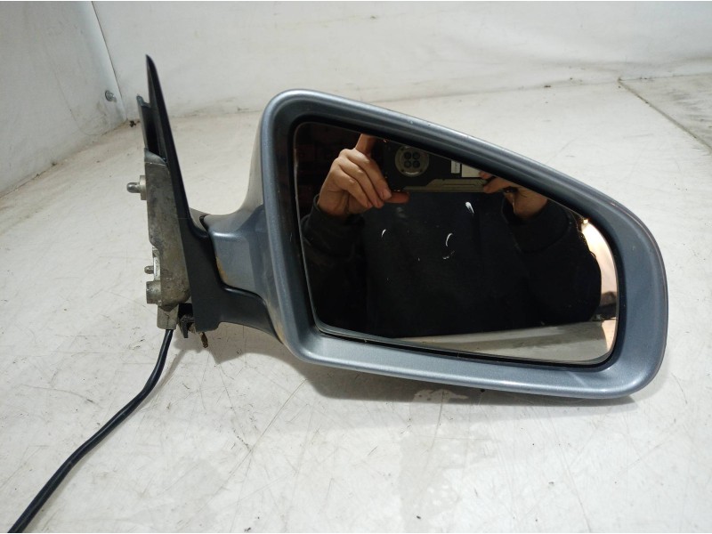Recambio de retrovisor derecho para audi a4 berlina (8e) referencia OEM IAM 010681 010681 010681