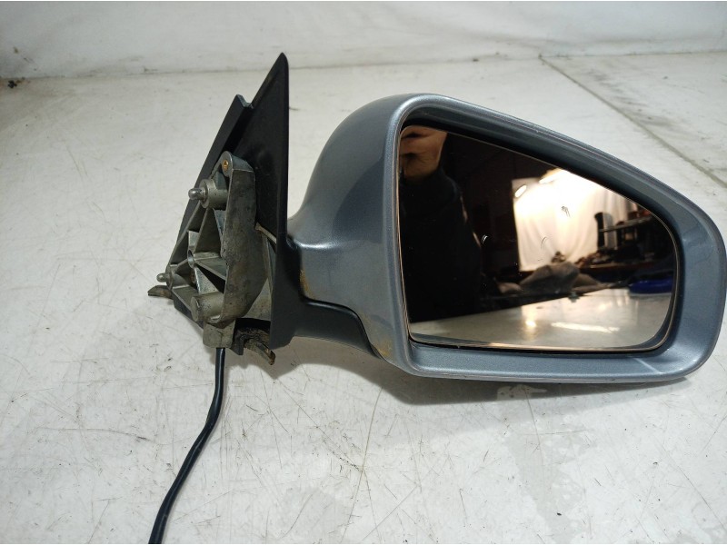 Recambio de retrovisor derecho para audi a4 berlina (8e) referencia OEM IAM 010681 010681 010681