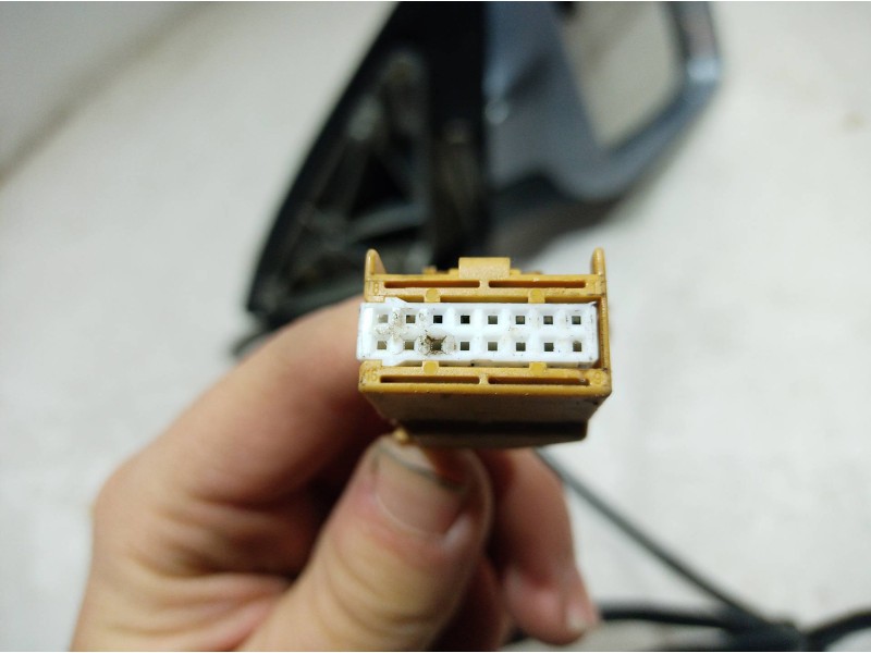 Recambio de retrovisor derecho para audi a4 berlina (8e) referencia OEM IAM 010681 010681 010681