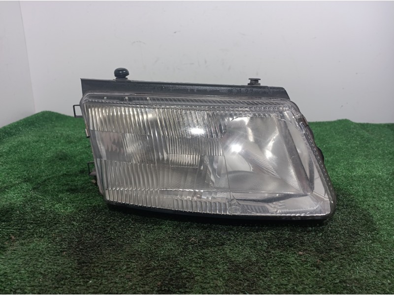 Recambio de faro derecho para volkswagen passat berlina (3b2) comfortline referencia OEM IAM 1486920012 1486920012 1486920012