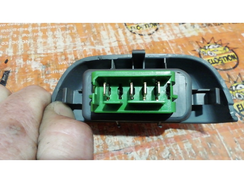 Recambio de mando elevalunas delantero derecho para toyota aygo (kgb/wnb) básico referencia OEM IAM   