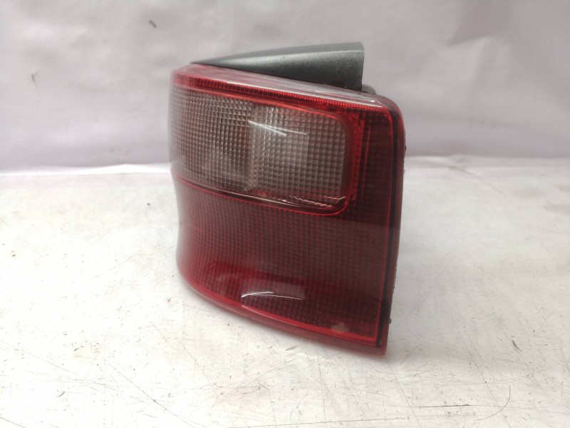 Recambio de piloto trasero derecho para citroën saxo 1.6 vtl referencia OEM IAM   